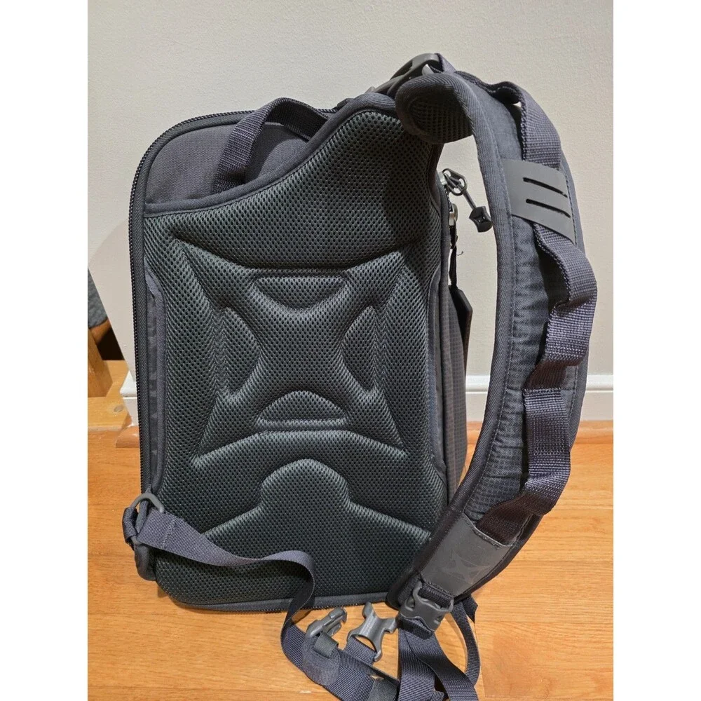 Vertx VTX5010 EDC Commuter Sling Bag - Smoke Gray